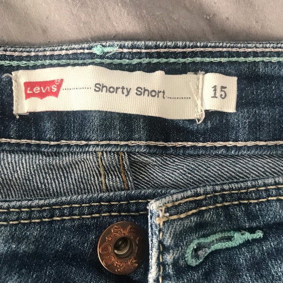 Levi’s denim short size (15) - Picture 3 of 3